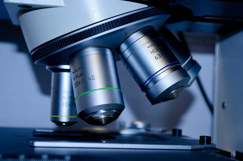 Medical microscope lenses in a laboratory setting